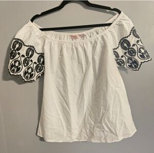 Medium River & Rose White Blouse with Black Embroidery Boho Bohemian Texture